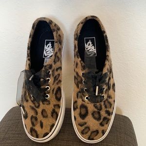 VANS Authentic Platform Fuzzy (Leopard / White) WM